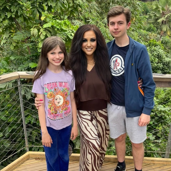 Meet your Posher, Emilee - Picture 14 of 16